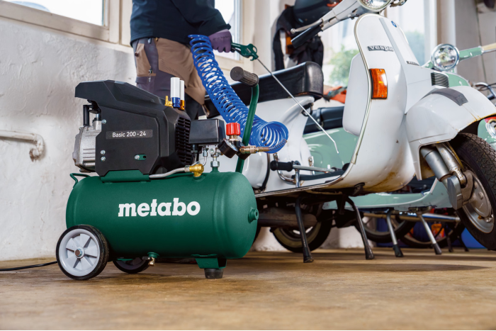 Купити Компресор Metabo Basic 200-24 (601522000). Офіційний магазин Metabo, фірмова гарантія з доставкою по Украіні
