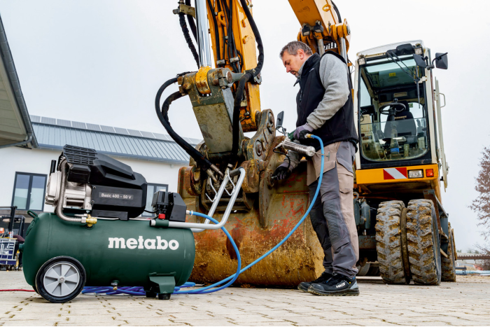 Купити Компресор Metabo Basic 400-50 V (601526000). Офіційний магазин Metabo, фірмова гарантія з доставкою по Украіні