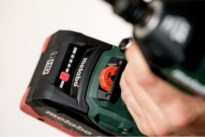 Купити Акумуляторний ударний гайковерт Metabo SSW 18 LTX 550 BL (602404800). Офіційний магазин Metabo, фірмова гарантія з доставкою по Украіні