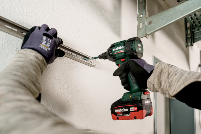 Купити Акумуляторний ударний гайковерт Metabo SSW 18 LTX 550 BL (602404840). Офіційний магазин Metabo, фірмова гарантія з доставкою по Украіні