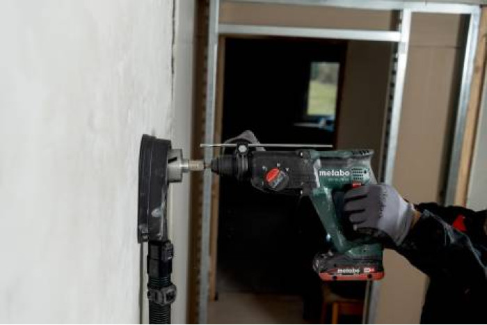 Купить Аккумуляторный щеточный перфоратор Metabo KH 18 LTX 24 (601712800). Официальный магазин Metabo, фирменная гарантия с доставкой по Украине.